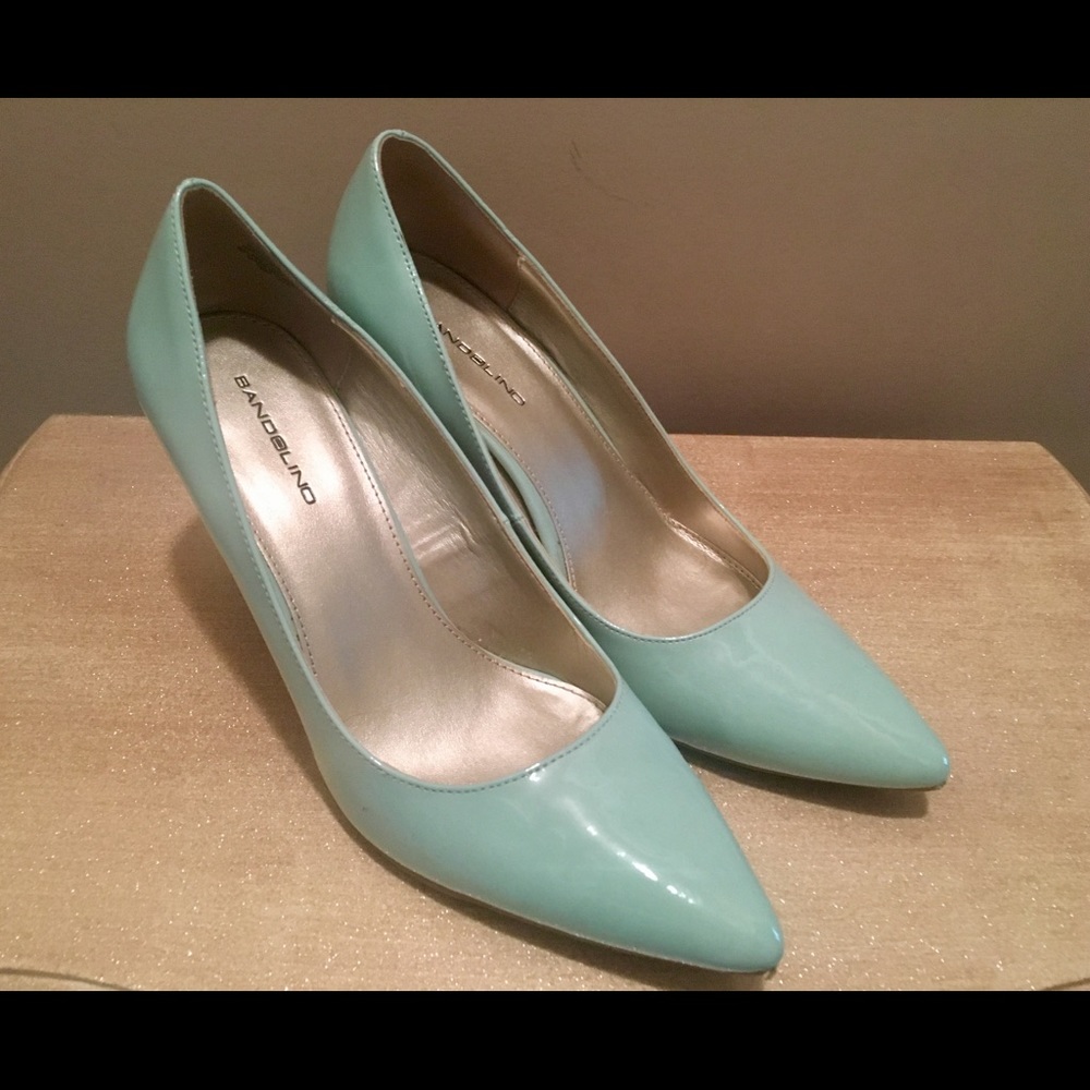 LAST CHANCE!! Bandolino Light Aqua Heel Size 9